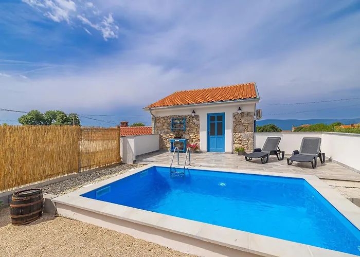 House Kuntenta With Pool And Jacuzzi Ferienhaus *
