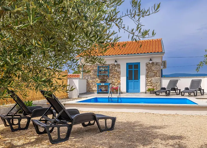 House Kuntenta With Pool And Jacuzzi Ferienhaus
