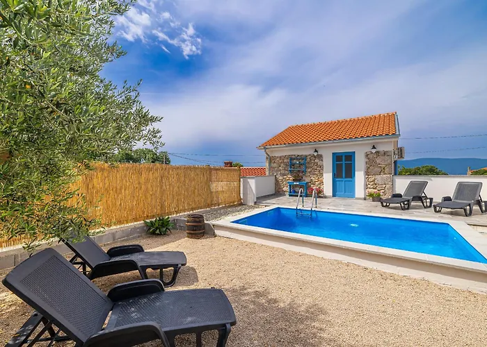 House Kuntenta With Pool And Jacuzzi Skrbčići