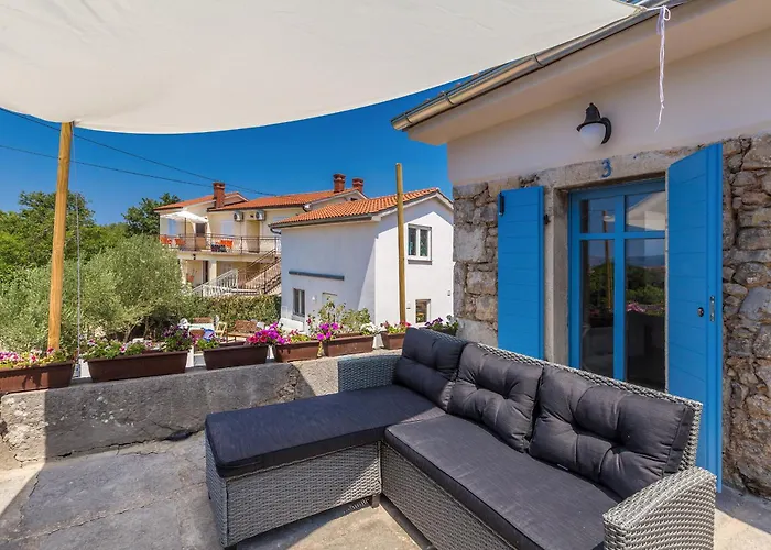 House Kuntenta With Pool And Jacuzzi Ferienhaus Skrbčići