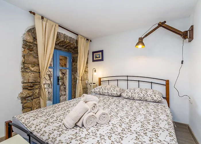 Ferienhaus House Kuntenta With Pool And Jacuzzi Skrbčići