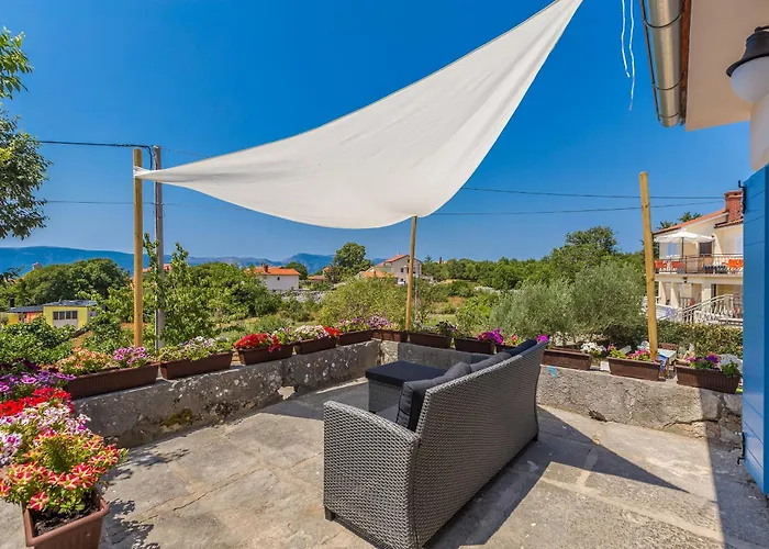 House Kuntenta With Pool And Jacuzzi Ferienhaus Skrbčići