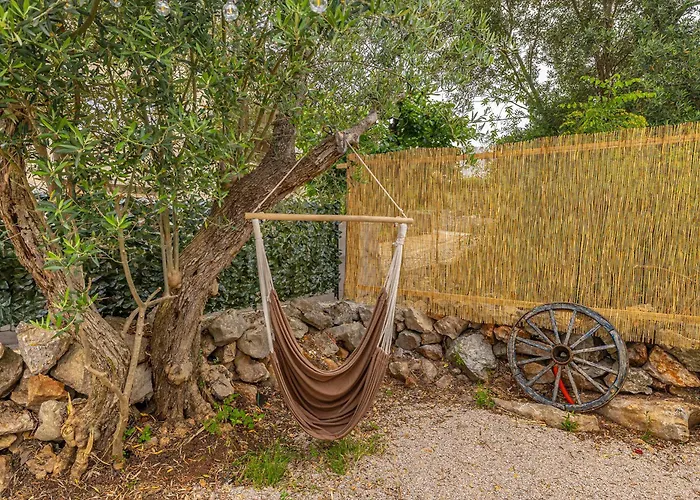 House Kuntenta With Pool And Jacuzzi Skrbčići