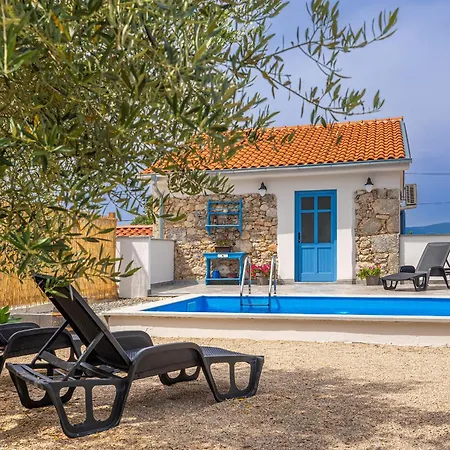 House Kuntenta With Pool And Jacuzzi Feriehus