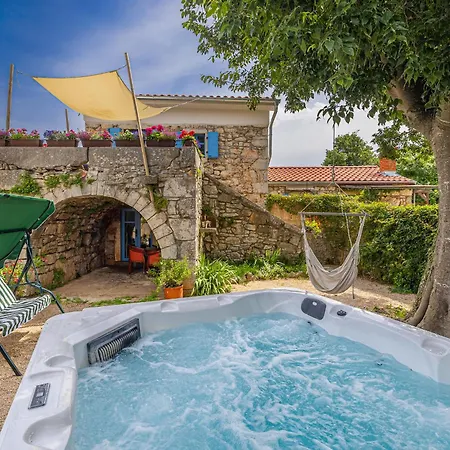 Feriehus House Kuntenta With Pool And Jacuzzi