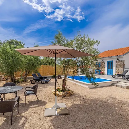 House Kuntenta With Pool And Jacuzzi Feriehus *