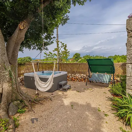 House Kuntenta With Pool And Jacuzzi * Skrbčići