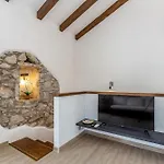 House Kuntenta With Pool And Jacuzzi Skrbcici