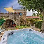 Holiday home House Kuntenta With Pool And Jacuzzi