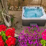 House Kuntenta With Pool And Jacuzzi