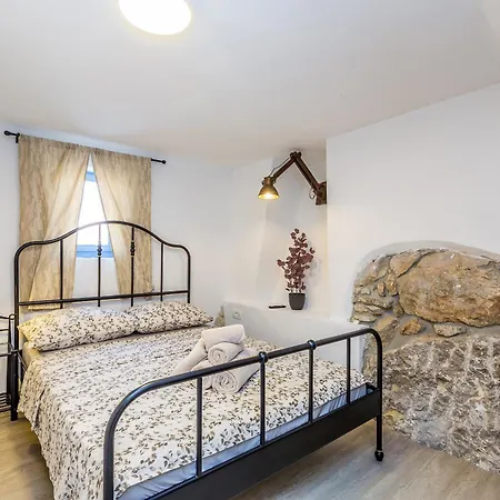 House Kuntenta With Pool And Jacuzzi * Skrbčići